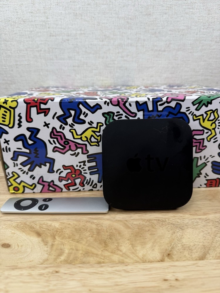 Apple A1469 TV 3rd Gen HD Wi-Fi Steaming Device W/White Remote No Cable