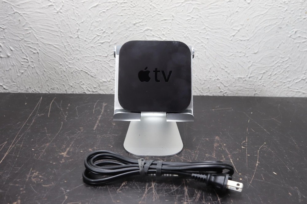 Apple TV Digital HD Media Streamer 8GB Black A1469 Cable No Remote