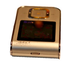 DIGITAL AUDIO PLAYER and Voice recorder – SAMSUNG -MODEL NO.YP-T7F – SILVER
