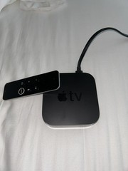 Apple TV 4K (1st Generation, A1824) 64GB Media Streamer MQD22LL/A – With Remote
