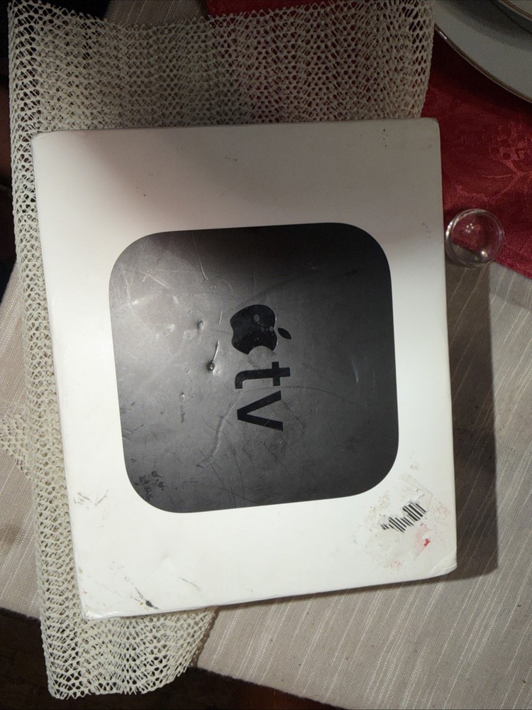 Apple TV 4K 64GB HD Media Streamer Model A1842 1st Generation-w/Remote & Cable