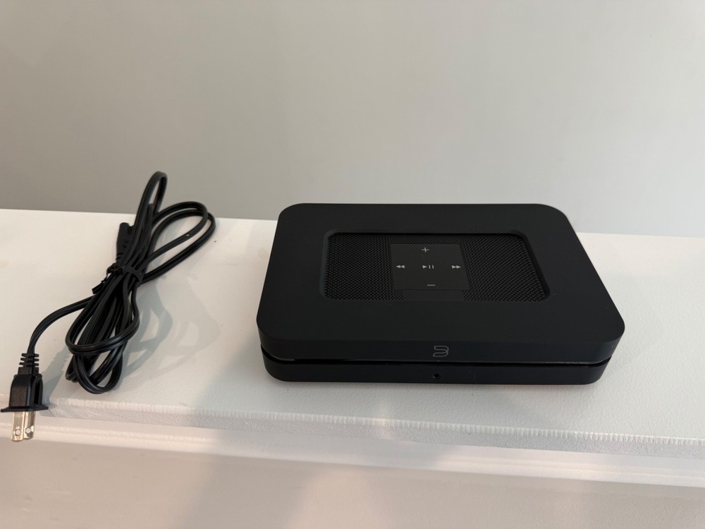 Bluesound Node 2i music streamer in black