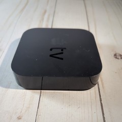 Apple TV (3rd Generation) 8GB A1427 – Black w/ Apple TV OEM Power Cord 2.5A 125V