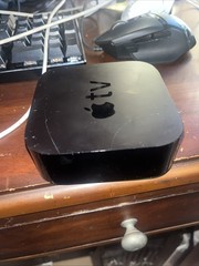 Apple TV 4th Generation A1625 32GB Non Original Remote