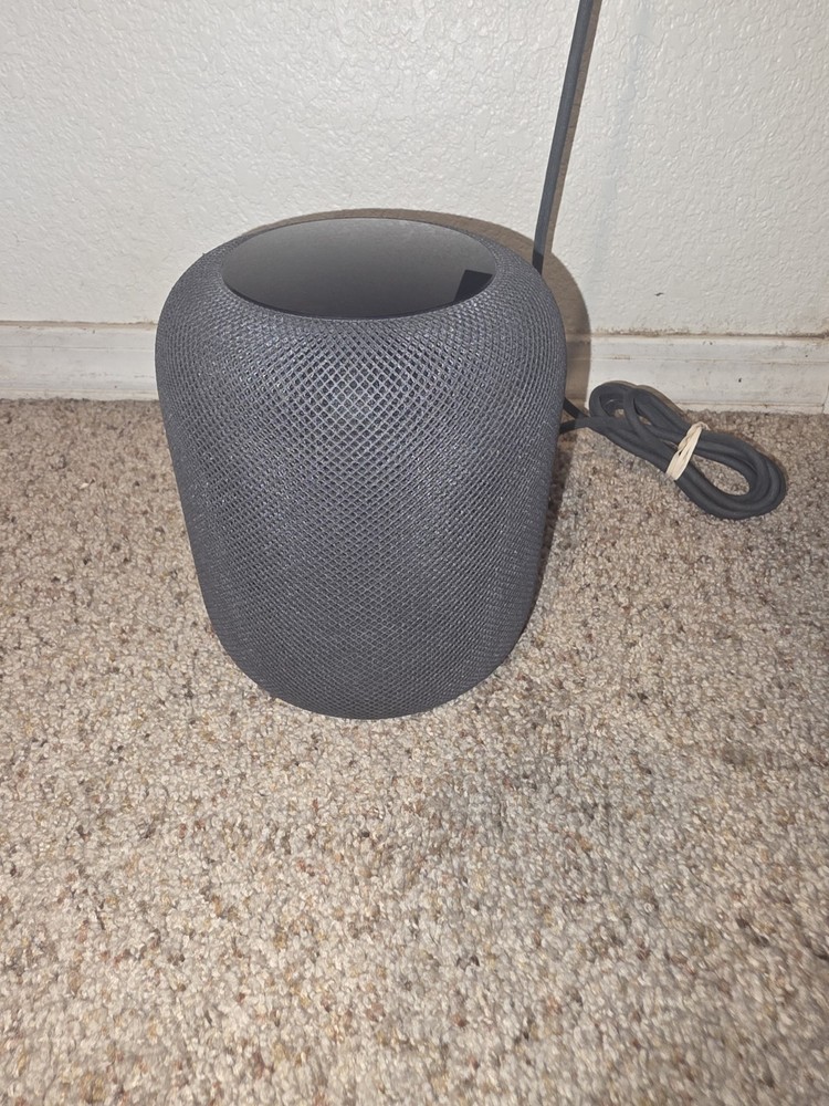 Apple HomePod – First Generation A1639 High Quality Audio, Sounds Great-D4B