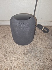 Apple HomePod – First Generation A1639 High Quality Audio, Sounds Great-D4B