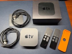 Apple TV 4K 1st Gen A1842 & Apple TV HD A1625 TWO Media Streamer in Apple Boxes