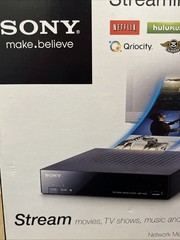 New Sony SMP-N100 Streaming Media Player wireless built in w/Remote WiFi SMPN100