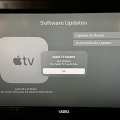 Apple TV A1625 4th Gen 32GB HD Media Streamer Remote AC & HDMI Cables Updated