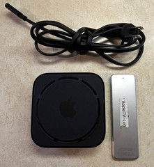 Apple TV 4K 1st Generation Media TV Streamer Black Model A1842 Remote