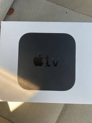 Apple TV 4K 32GB 4K HDR Media Streamer w/ Siri Remote 1st Gen 2018