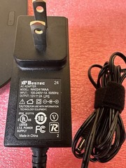Roku 4 4400X HD & 4K UHD Streaming Media Player & power Supply