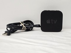 TV Apple OEM A1427 HD Media Streamer – Genuine Apple Remote w/ AC (Black)