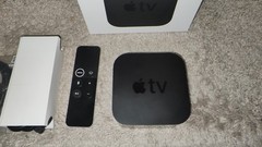 Apple TV 4K A1842 (5th Gen.)-(4k 1st Gen) Streamer with cord/remote, Tested!