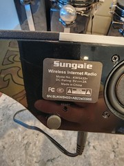 Sungale Wireless Internet Radio, Touchscreen Model: KWS433+