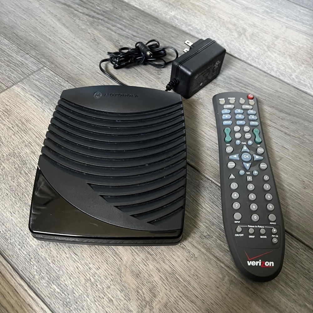 Motorola DCT700/US Standard Digital Cable TV Adapter Receiver w/ Adapter Remote