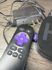 Roku 2500X Series Black Wireless High Definition Media Streaming Player & Remote