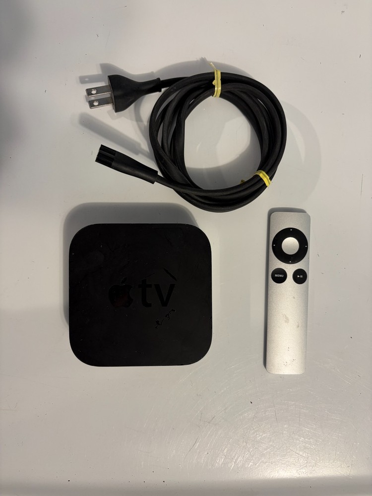 3rd Generation Apple TV Model A1469 With Original Remote & Power Cord