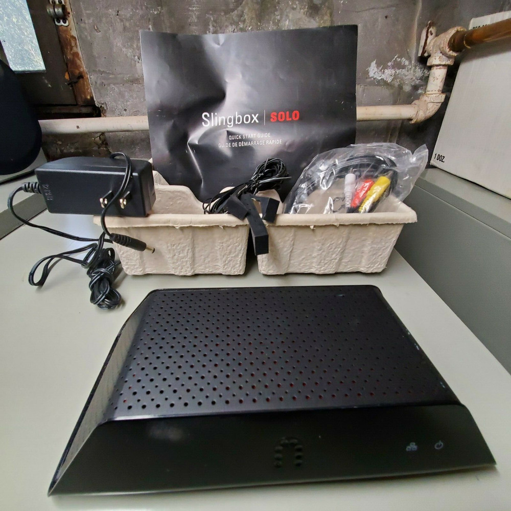 Slingbox Solo SB260-XXX. Excellent Condition with Cables and Power Cord