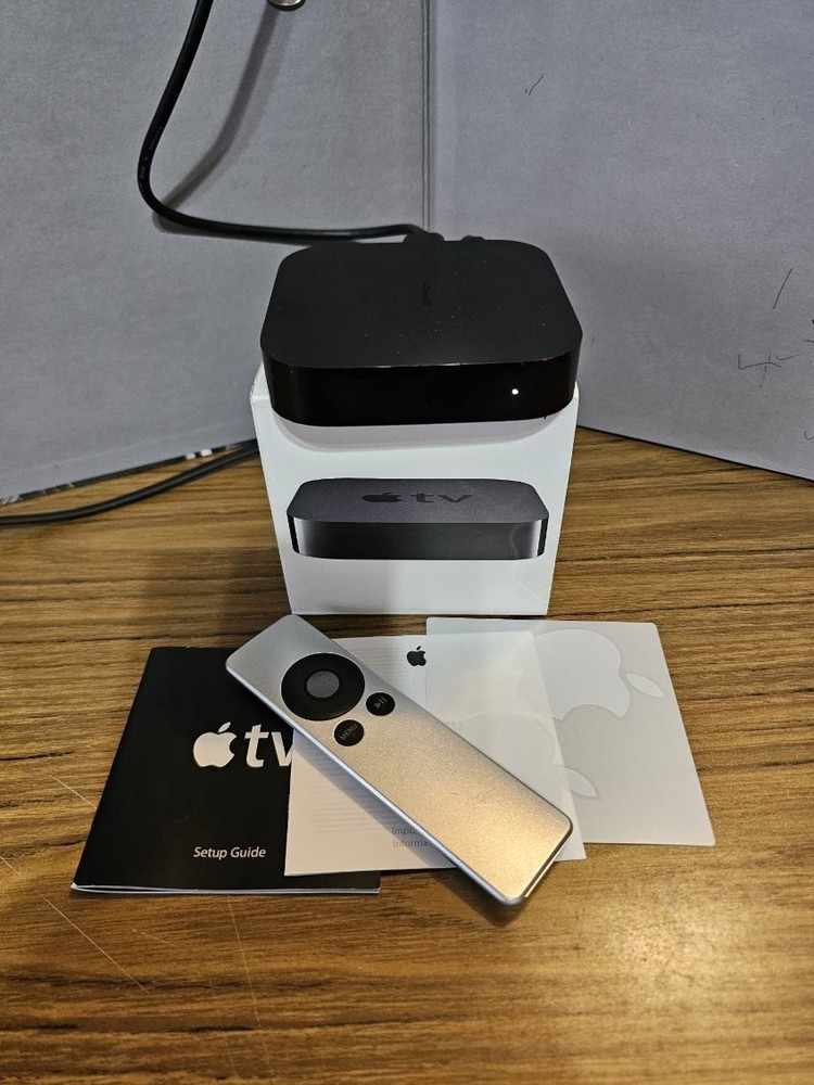 Apple TV (3rd Generation) A1469 Digital HD Media Streamer. Black Read Inclusions