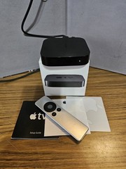 Apple TV (3rd Generation) A1469 Digital HD Media Streamer. Black Read Inclusions