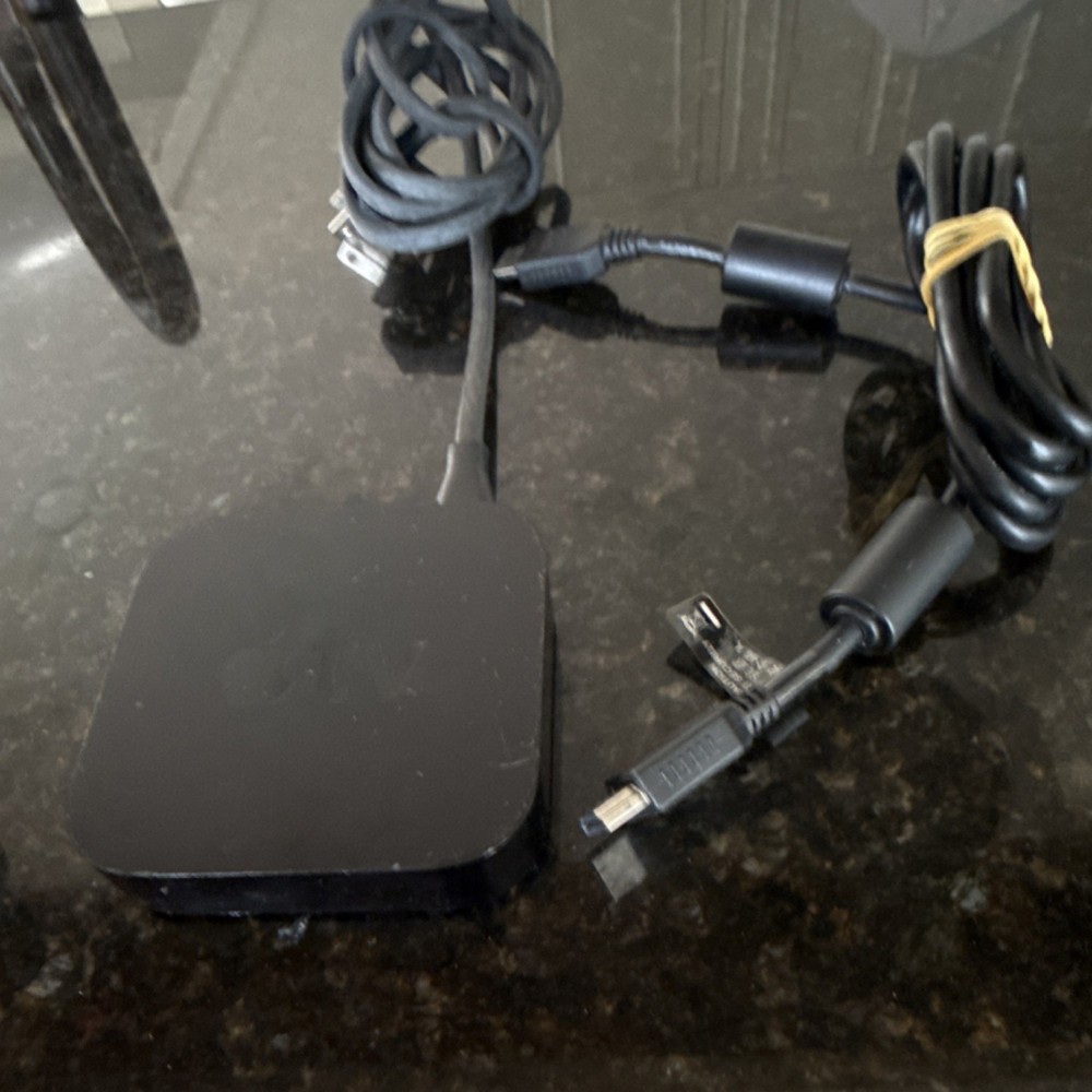 Apple Apple TV Media Streamer Box Black HDMI with Power & HDMI Cable no remote