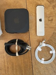 Apple TV HD 32GB 1080p 4th Gen Wi-Fi HDMI Streamer w/ Siri Remote A1625