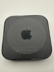 Apple TV Model A1469 with remote