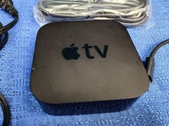 Apple TV 4th Gen HD Media Streamer 64GB – A1625 -w/ Silver Apple Remote & Cables