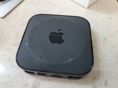 Apple TV 2nd Gen A1378 MC572LL/A 720p HD Media Streamer w/ Apple Remote Tested
