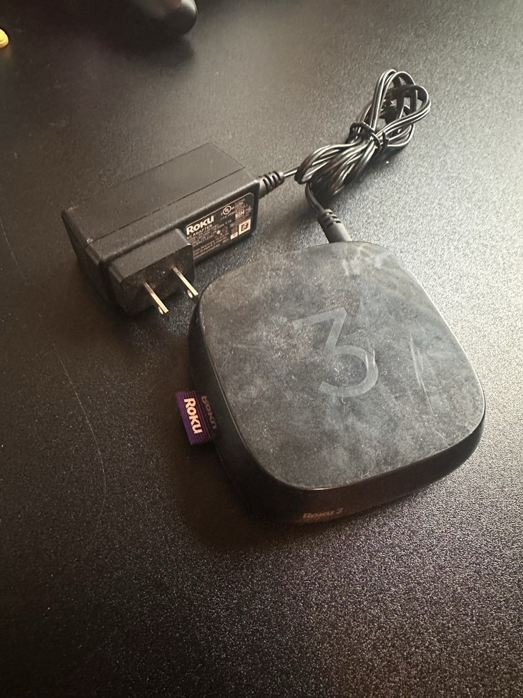 Roku 3 Streaming Media Player 4230X Box Black with Power Adapter and Remote