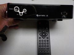Ematic Digital Converter, Digital TV Converter Box & Remote AT103B-Good Shape