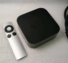 Apple TV HD 4th Gen 32GB Model A1625 Power Cord HDMI Cable & Remote, Reset