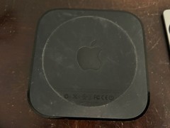 Apple TV (3rd Generation) 8GB Digital HD Media Streamer With Original Remote