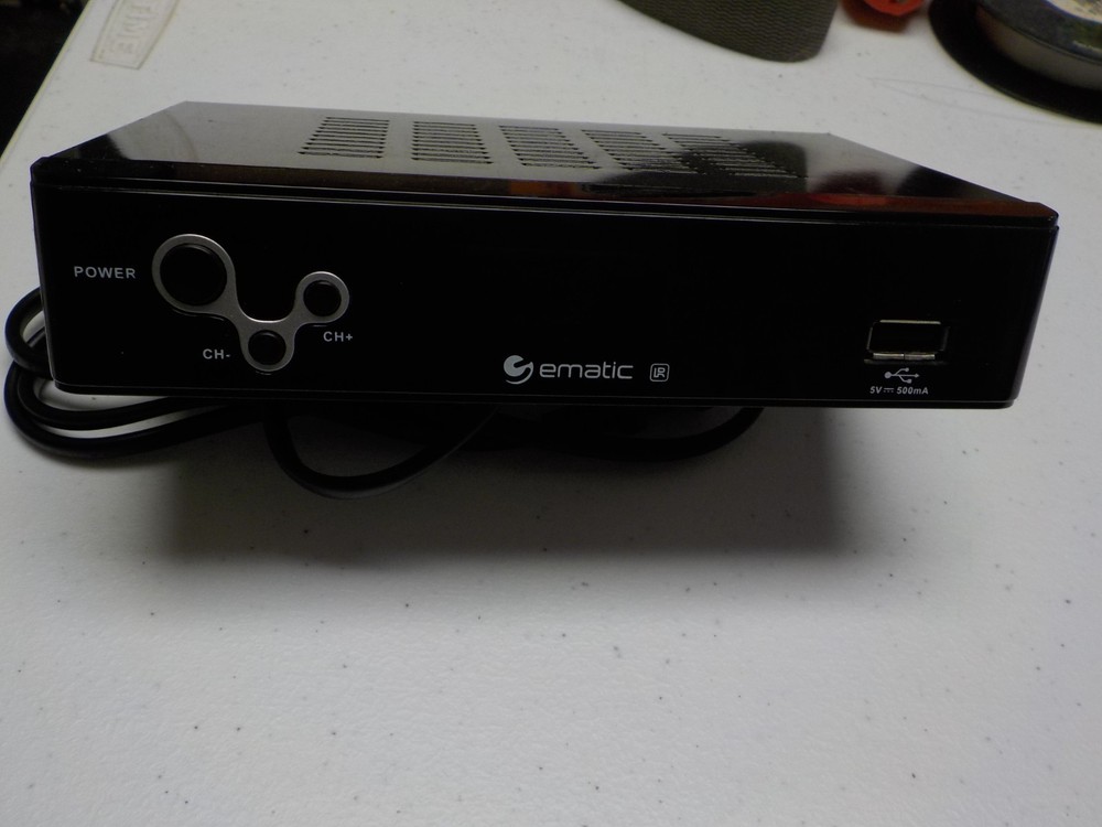 Ematic Digital Converter, Digital TV Converter Box & Remote AT103B-Good Shape