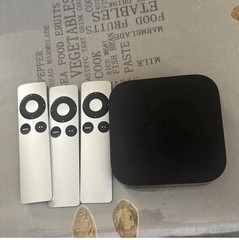 Apple TV Digital HD Media Streamer Black with 3 Remotes HDMI Optical Ethernet