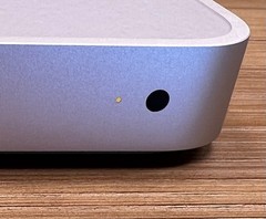 Apple TV (1st Generation) 40GB Media Streamer – A1218