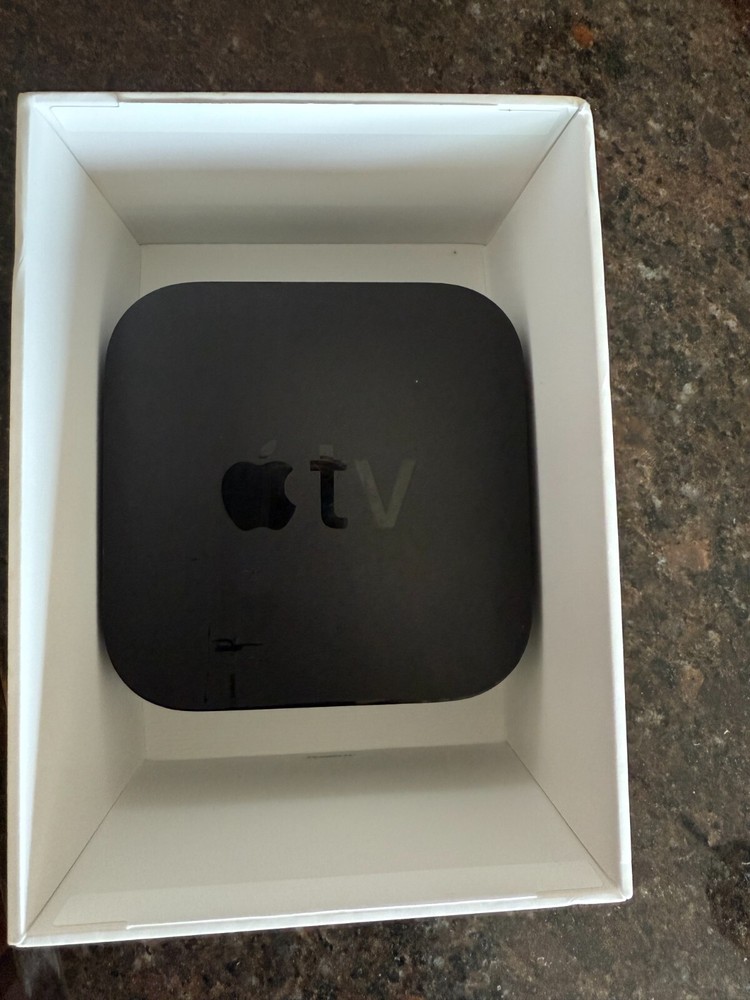 APPLE TV A1842 4K 32 GB- TESTED-COMES WITH REMOTE CONTROL AND POWER CORD