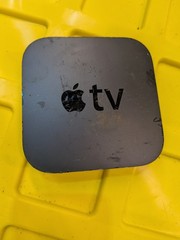 Apple TV (3rd Generation) 8GB HD Media Streamer Model A1469 Black – No Remote