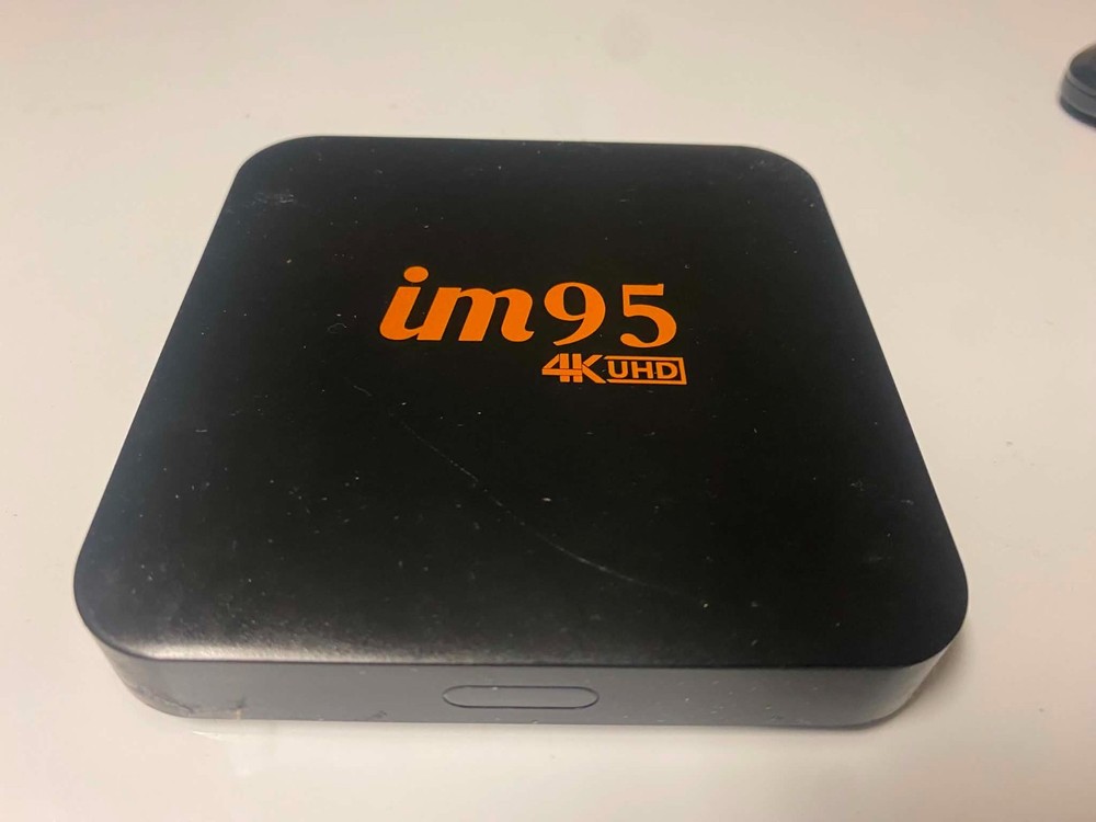 AML im95 4K UHD 8GB Storage H.265 Android TV Media Streamer WiFi Box