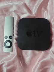 Apple TV HD (4th generation 1080p) 32Gb A1625 MGY52LL/A W/ Remote Tested