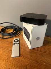 Apple TV (2nd Generation) 8GB Media Streamer – A1378