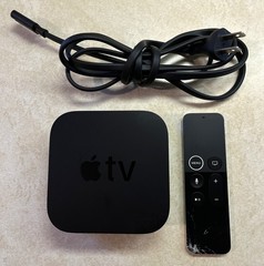 Apple TV 4K 1st Generation Media TV Streamer Black Model A1842 Remote