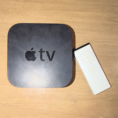 Apple Apple TV 3rd Gen A1469 1080p HD Media Streamer 8GB w/ Remote