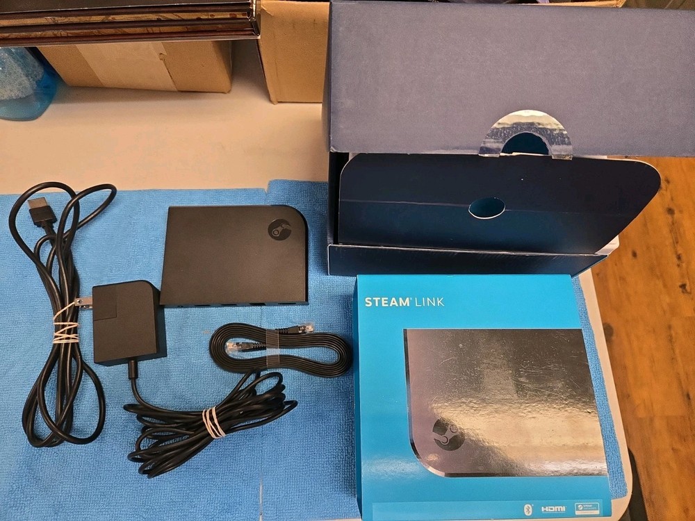Valve Steam Link 1003 4GB 1080p HD Digital – Black. NOT Tested.