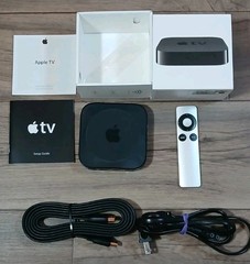 Apple TV 3rd Gen A1469 1080p Media Streamer Silver w/ Remote Power & HMDI CABLE