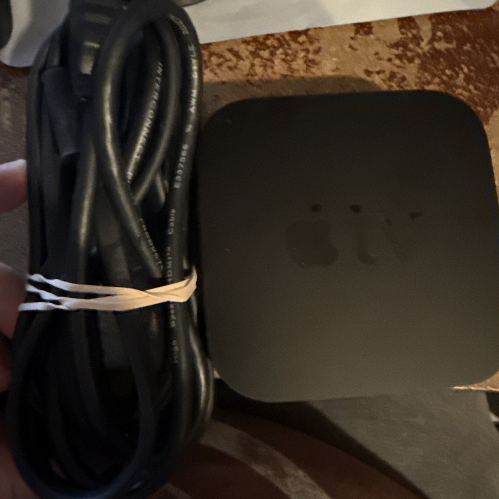 Apple TV 4K 1st Gen 32GB Media Streamer A1842 MQD22LL/A – No Remote Read