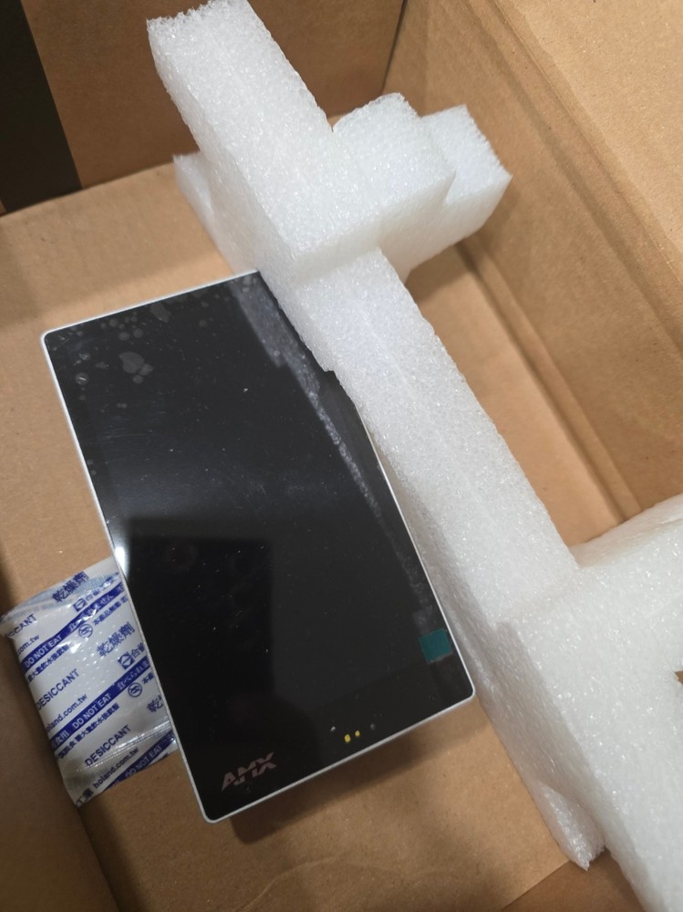 AMX AMX-UTP0501 5.5″ UItra-Slim Wall-Mount A/V Touch Panel VARIA-SL50