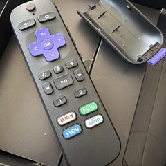 Roku 4670RW Ultra Streaming Media Player 4K HD HDR with Headphones – Black