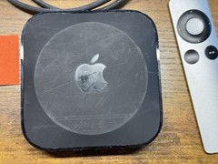 Apple TV 2 2nd Generation A1378 MC572LL/A Streaming Media Player Good